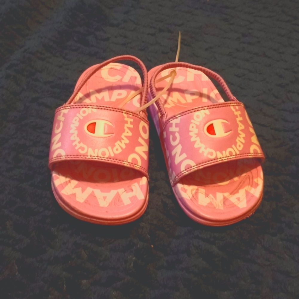 Champion Little Girls Size 9 Pink Slides